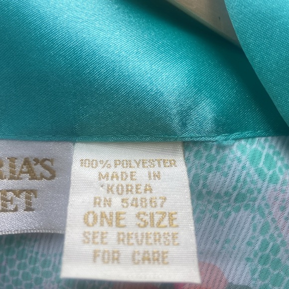 Victoria's Secret peach and aqua, wraparound silky feeling floral robe - Picture 9 of 15